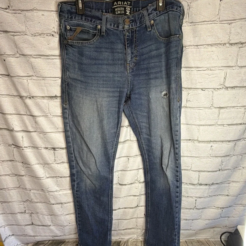 Ariat M8 Modern Slim Leg Mens Jeans 32x32 Medium Wash Blue Denim Stretch